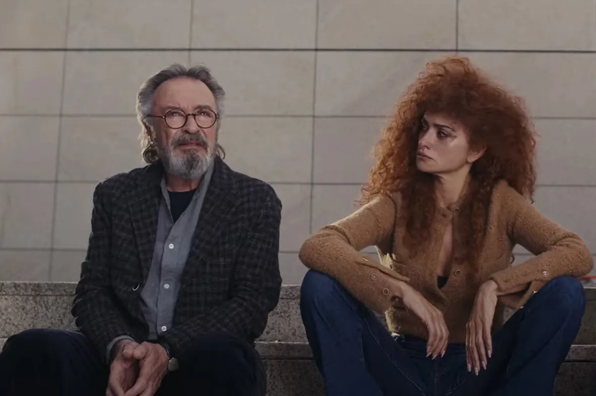 Official Competition, 2021. Dir. M. Cohn & G. Duprat