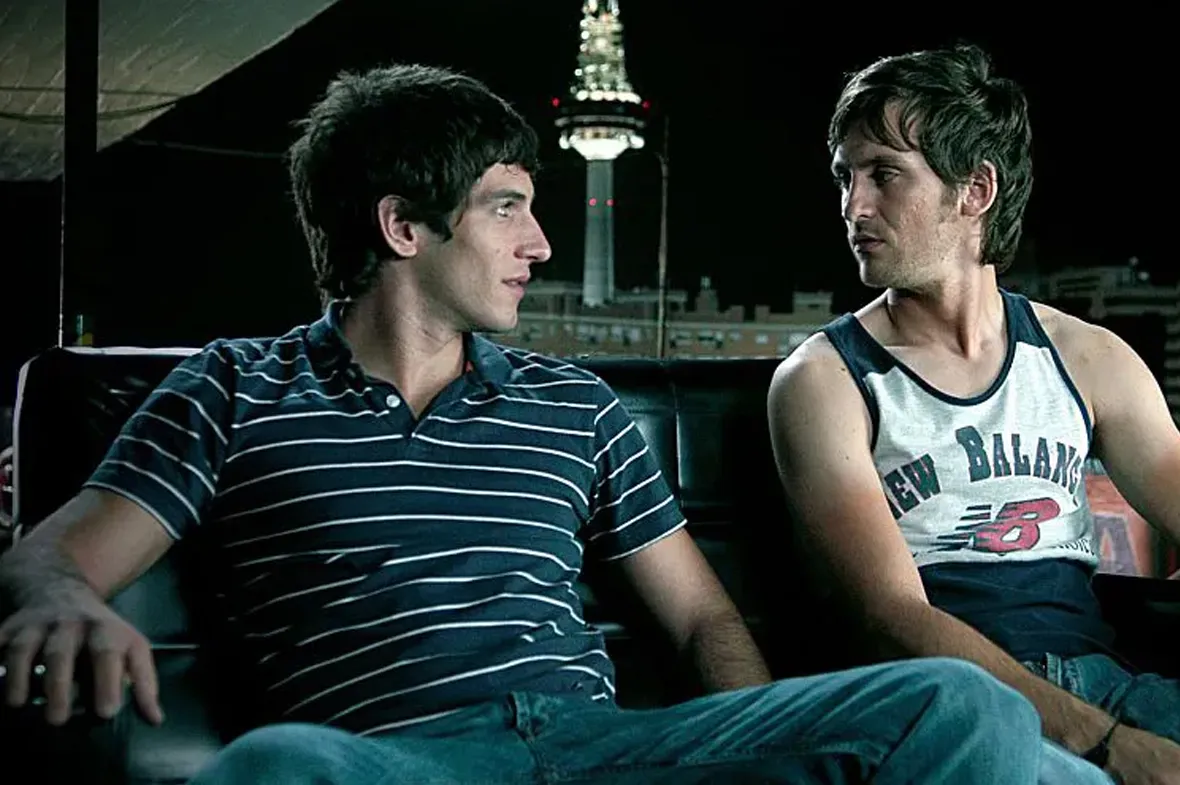Azuloscurocasinegro, 2007. Dir. Daniel S. Arévalo