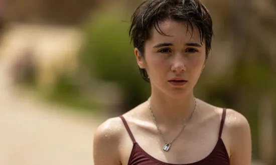 La chica invisible, 2023. Disney+